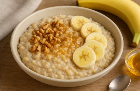 Овсянка с бананом, орехами и мёдом